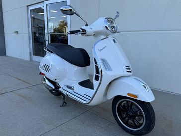 2027 Vespa GTS 310 HPE SUPER