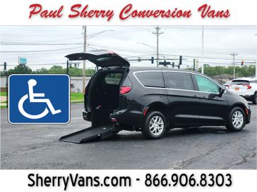 Used 2026 Chrysler Pacifica Select