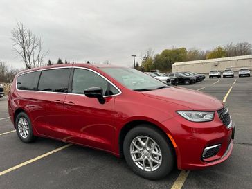 New 2026 Chrysler Pacifica Select