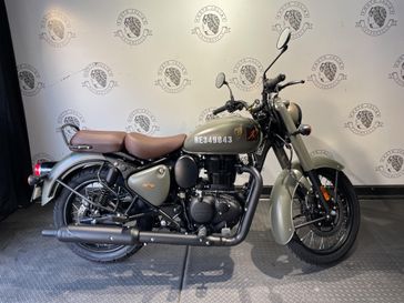 2024 Royal Enfield CLASSIC 350  in a SIGNALS MARSH GREY exterior color. BMW Motorcycles of New Orleans 504-595-6776 motojulia.com 