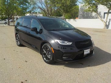 2026 Chrysler Pacifica Limited S