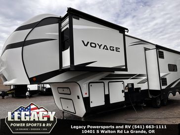 Used 2021 WINNEBAGO 3134RL 