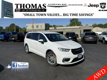 Used 2023 Chrysler Pacifica Touring L
