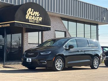 Used 2024 Chrysler Pacifica Touring L