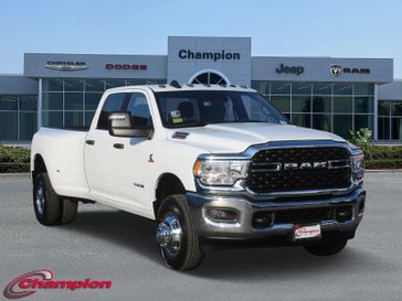 2024 RAM 3500 Big Horn Crew Cab 4x4 8' Box in a Bright White Clear Coat exterior color and PREMIUM CLOTHinterior. Champion Chrysler Jeep Dodge Ram 800-549-1084 pixelmotiondemo.com 