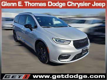 New 2026 Chrysler Pacifica Limited