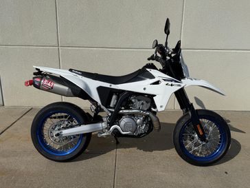2025 Suzuki DRZ 4SM
