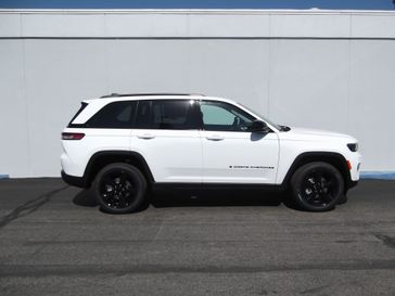 2024 Jeep Grand Cherokee Limited 4x4 in a Bright White Clear Coat exterior color. John Hoffer Chrysler Jeep 785-289-5811 johnhofferchryslerjeep.com 