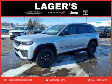 New 2026 Jeep Grand Cherokee Laredo Altitude 4x4