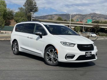 New 2026 Chrysler Pacifica Pinnacle
