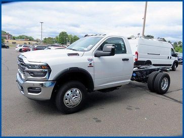 New 2025 RAM 3500 Chassis Tradesman
