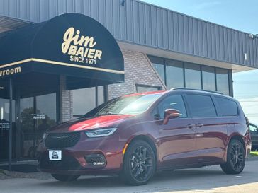 Used 2021 Chrysler Pacifica Limited