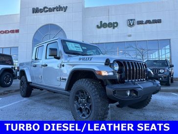 2023 Jeep Gladiator Willys 4x4 in a Silver Zynith Clear Coat exterior color and Blackinterior. McCarthy Jeep Ram 816-434-0674 mccarthyjeepram.com 
