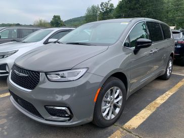 2024 Chrysler Pacifica Touring L Awd