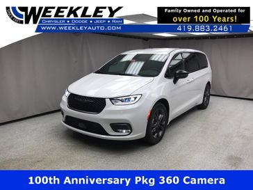 New 2026 Chrysler Pacifica Select