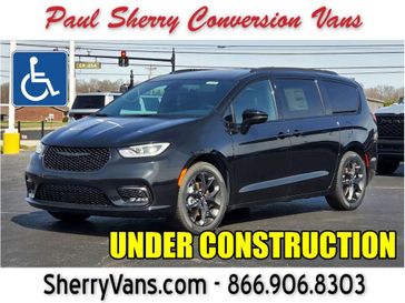 New 2026 Chrysler Pacifica Select