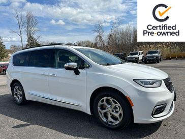 Used 2023 Chrysler Pacifica Limited