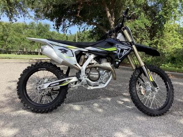 2025 Triumph TF 450-RC Edition