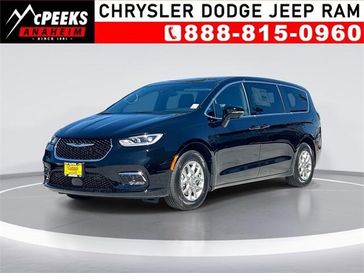 New 2026 Chrysler Pacifica Select