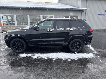 Used 2017 Jeep Grand Cherokee Altitude