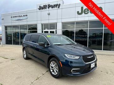 2025 Chrysler Pacifica Select Awd