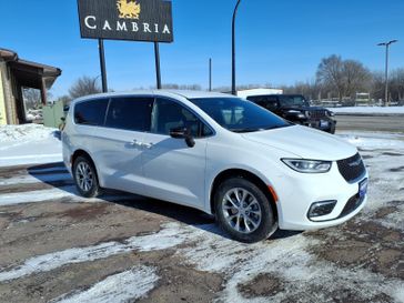 New 2026 Chrysler Pacifica Select Awd