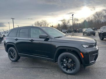 New 2026 Jeep Grand Cherokee Laredo Altitude 4x4