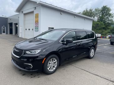 2025 Chrysler PACIFICA S 