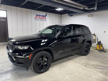 Used 2023 Jeep Grand Cherokee Limited 4x4