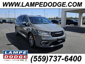 2025 Chrysler Pacifica Plug-in Hybrid Pinnacle