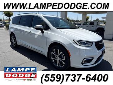 2025 Chrysler Pacifica Pinnacle Awd