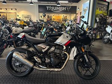 2026 Triumph Thruxton 400