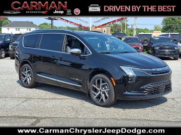 New 2027 Chrysler Pacifica Pinnacle