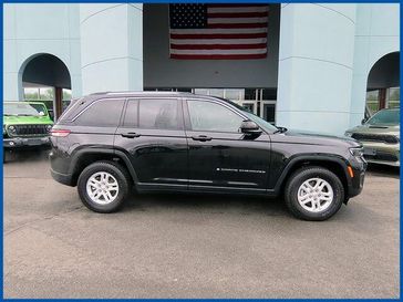 Used 2023 Jeep Grand Cherokee Laredo