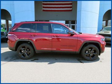 Used 2023 Jeep Grand Cherokee Altitude X