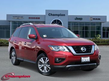 2019 Nissan Pathfinder SV