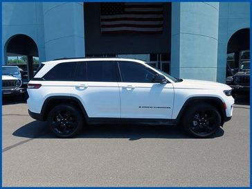 Used 2023 Jeep Grand Cherokee Limited