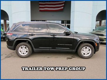 Used 2023 Jeep Grand Cherokee Laredo