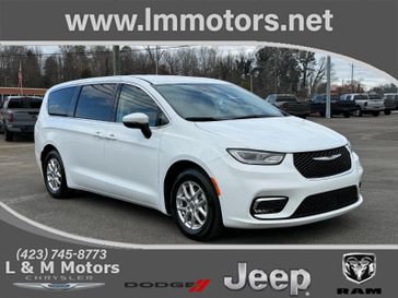 Used 2023 Chrysler Pacifica Touring L