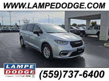 New 2026 Chrysler Pacifica Select