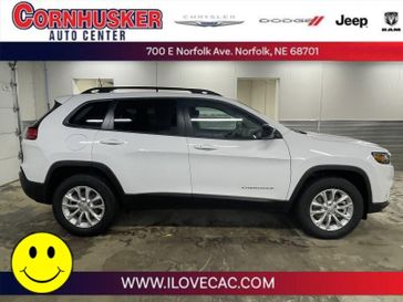 2022 Jeep Cherokee Latitude Lux 4x4 in a Bright White Clear Coat exterior color and Blackinterior. Cornhusker Auto Center 402-866-8665 cornhuskerautocenter.com 