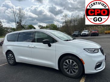 2024 Chrysler Pacifica PHEV
