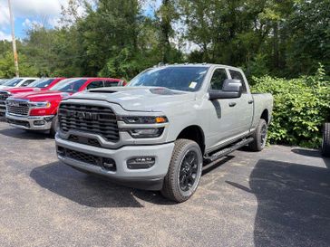 New 2026 RAM 2500 Black Express Crew Cab 4x4 6'4' Box
