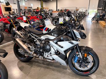 2026 BMW M 1000 R