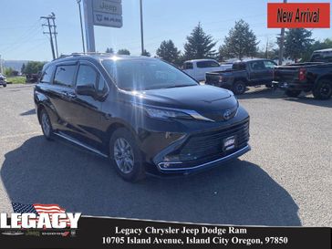 2022 Toyota Sienna XLE