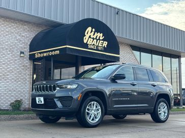 New 2025 Jeep Grand Cherokee Laredo X 4x4