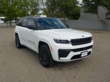 New 2026 Jeep Grand Cherokee Summit 4x4