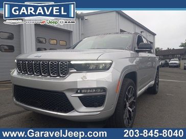 2023 Jeep Grand Cherokee Summit Reserve 4xe in a Silver Zynith exterior color and Global Blackinterior. Garavel Jeep 475-258-7987 norwalkjeep.com 