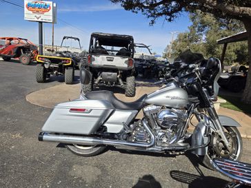 2015 HARLEY STREET GLIDE SPECIAL in a SILVER exterior color. Family PowerSports (877) 886-1997 familypowersports.com 