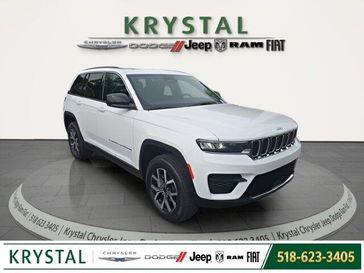 New 2027 Jeep Grand Cherokee Laredo X 4x4